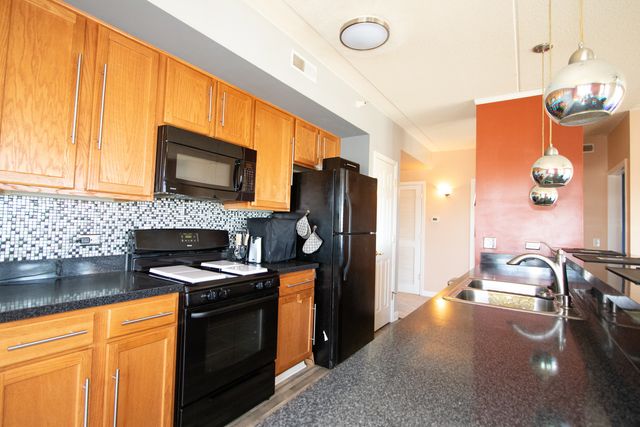 77 N Wolf Road N 509, Northlake, IL 60164