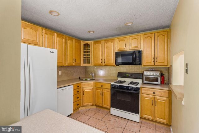 55 MULBERRY CT, Hamilton, NJ 08619