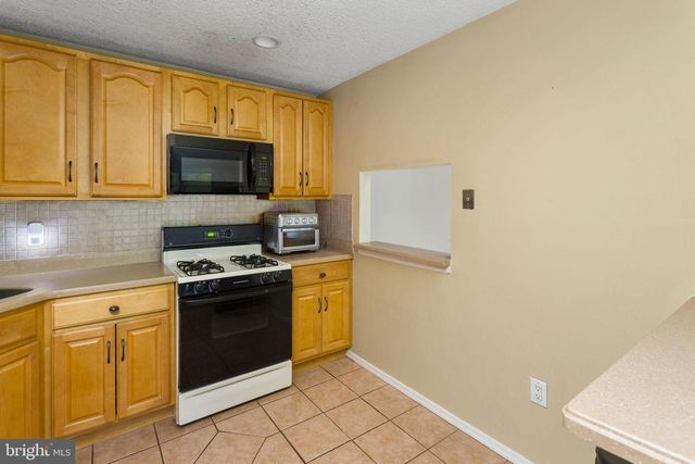 55 MULBERRY CT, Hamilton, NJ 08619