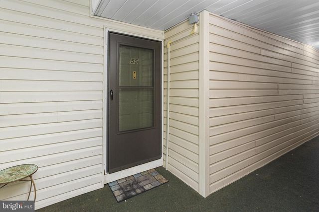 55 MULBERRY CT, Hamilton, NJ 08619