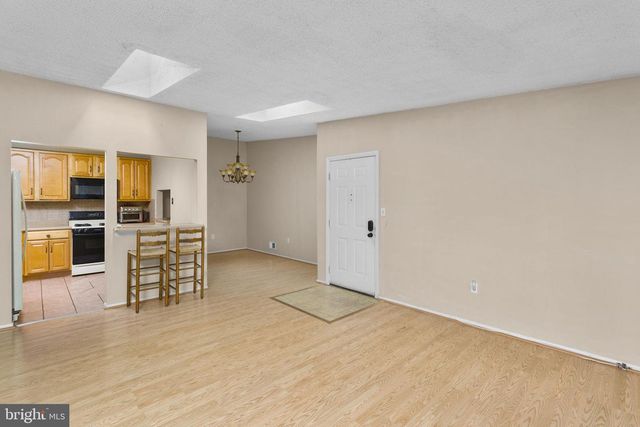 55 MULBERRY CT, Hamilton, NJ 08619