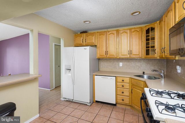 55 MULBERRY CT, Hamilton, NJ 08619