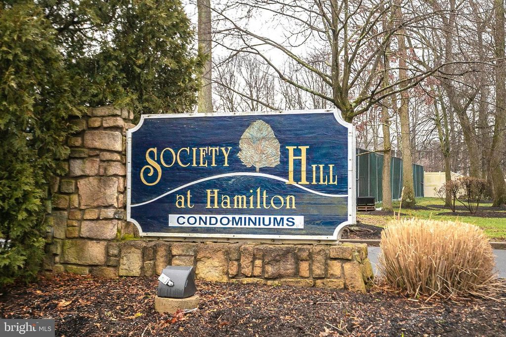 55 MULBERRY CT, Hamilton, NJ 08619