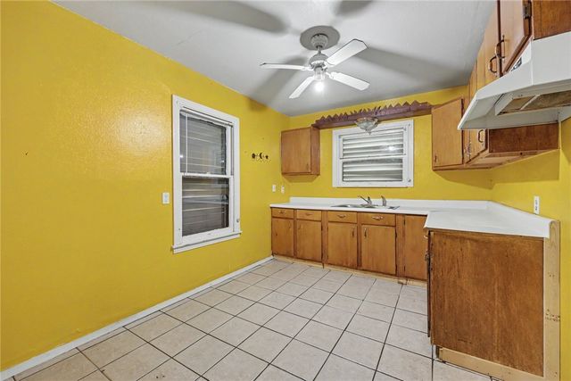 3926 Redwood St, Corpus Christi, TX 78411