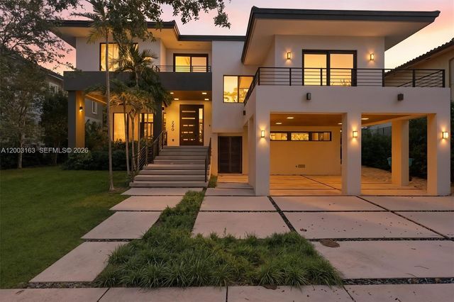 760 Woodcrest Rd, Key Biscayne, FL 33149