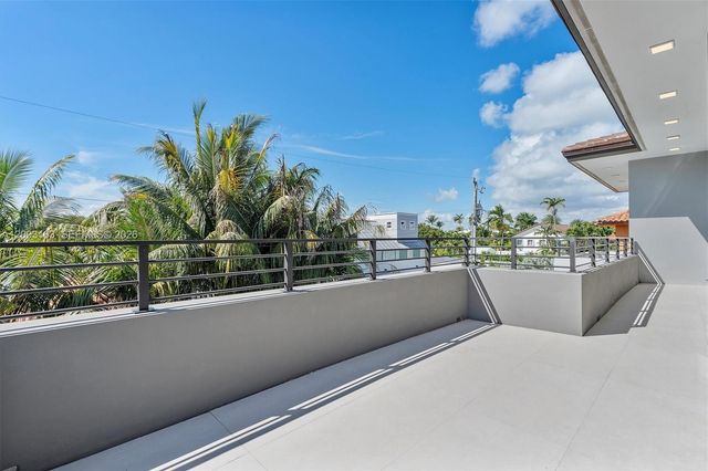 760 Woodcrest Rd, Key Biscayne, FL 33149