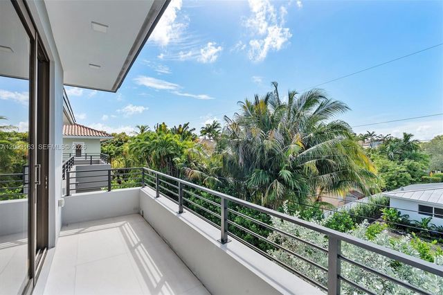 760 Woodcrest Rd, Key Biscayne, FL 33149