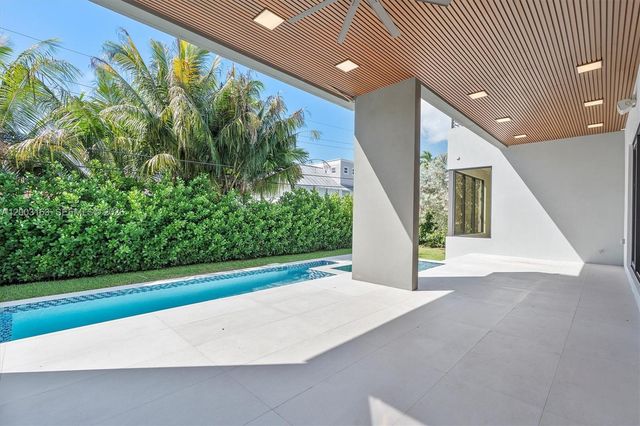 760 Woodcrest Rd, Key Biscayne, FL 33149