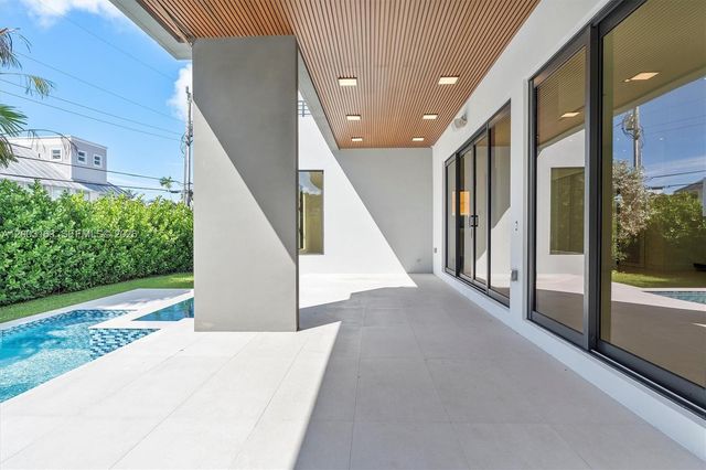 760 Woodcrest Rd, Key Biscayne, FL 33149