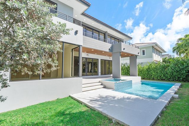760 Woodcrest Rd, Key Biscayne, FL 33149
