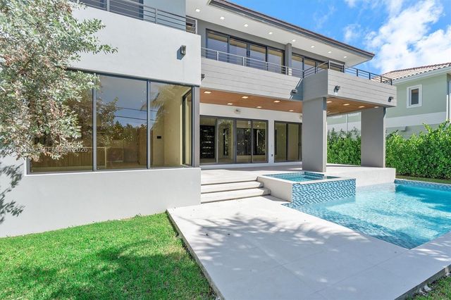 760 Woodcrest Rd, Key Biscayne, FL 33149