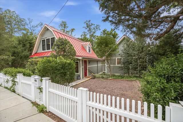 26 WELLESLEY CIR, Glen Echo, MD 20812