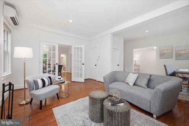 26 WELLESLEY CIR, Glen Echo, MD 20812