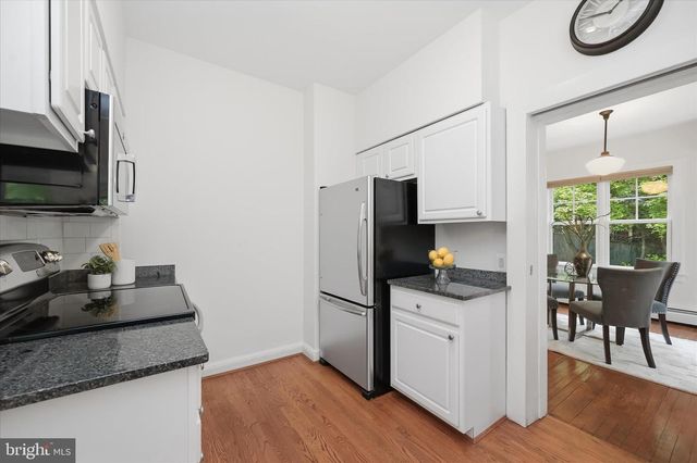 26 WELLESLEY CIR, Glen Echo, MD 20812