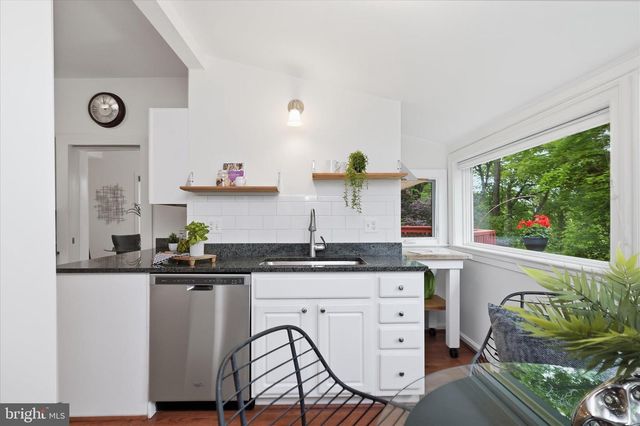 26 WELLESLEY CIR, Glen Echo, MD 20812