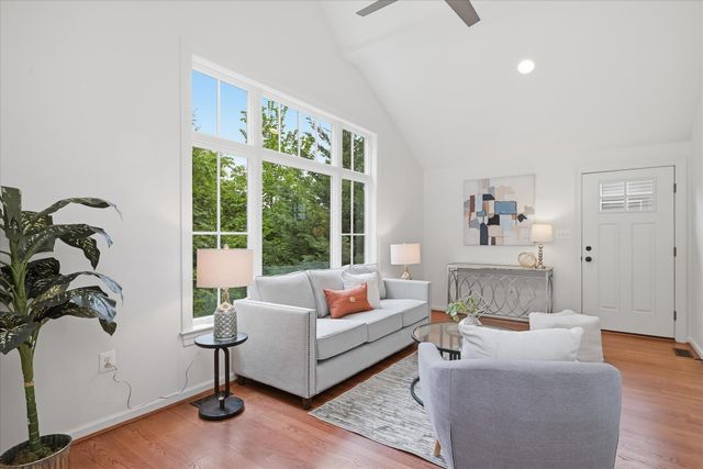 26 WELLESLEY CIR, Glen Echo, MD 20812