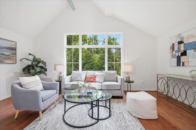 26 WELLESLEY CIR, Glen Echo, MD 20812