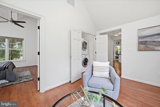 26 WELLESLEY CIR, Glen Echo, MD 20812