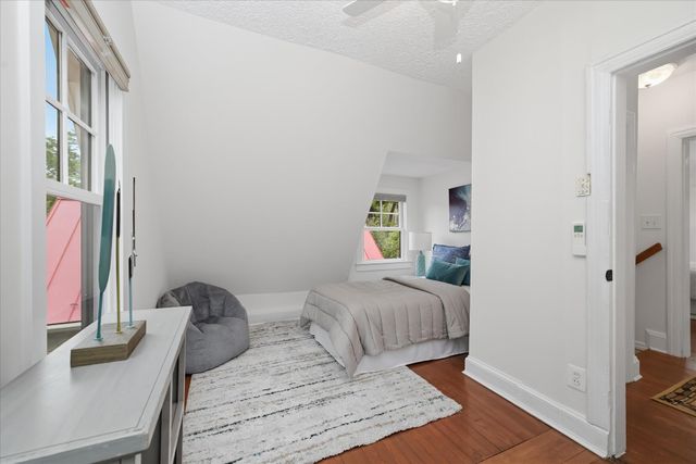 26 WELLESLEY CIR, Glen Echo, MD 20812