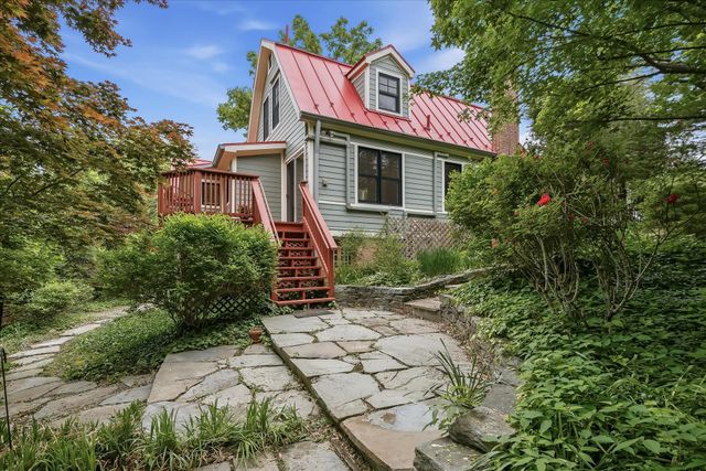 26 WELLESLEY CIR, Glen Echo, MD 20812