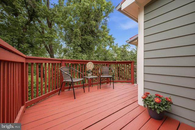 26 WELLESLEY CIR, Glen Echo, MD 20812