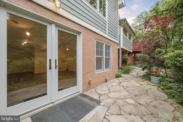 26 WELLESLEY CIR, Glen Echo, MD 20812