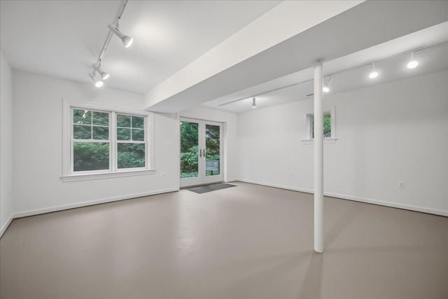 26 WELLESLEY CIR, Glen Echo, MD 20812