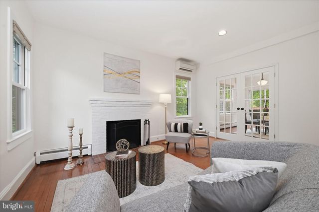 26 WELLESLEY CIR, Glen Echo, MD 20812