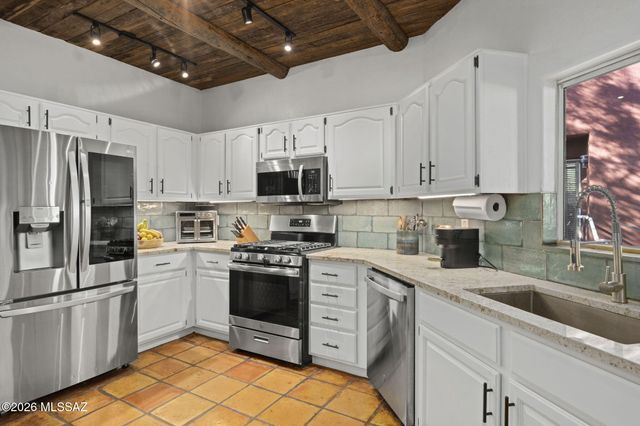 2500 N Buttercup Drive, Tucson, AZ 85749