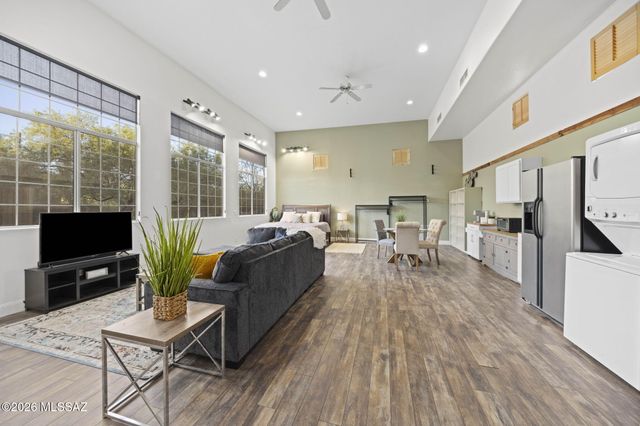 2500 N Buttercup Drive, Tucson, AZ 85749