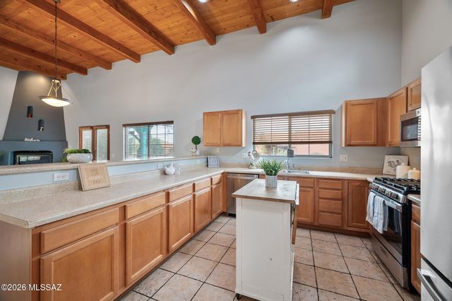 10504 E John McNair Place, Tucson, AZ 85747