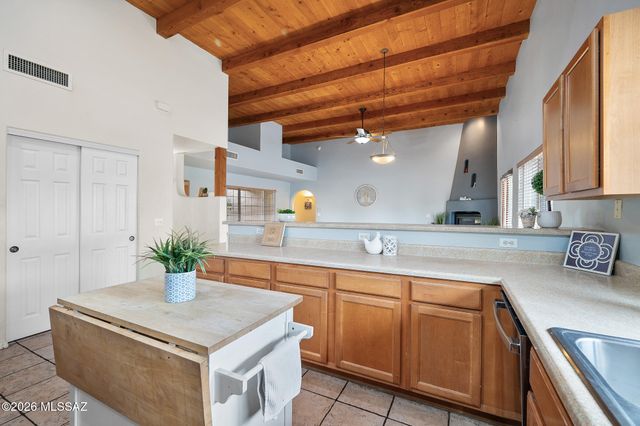 10504 E John McNair Place, Tucson, AZ 85747