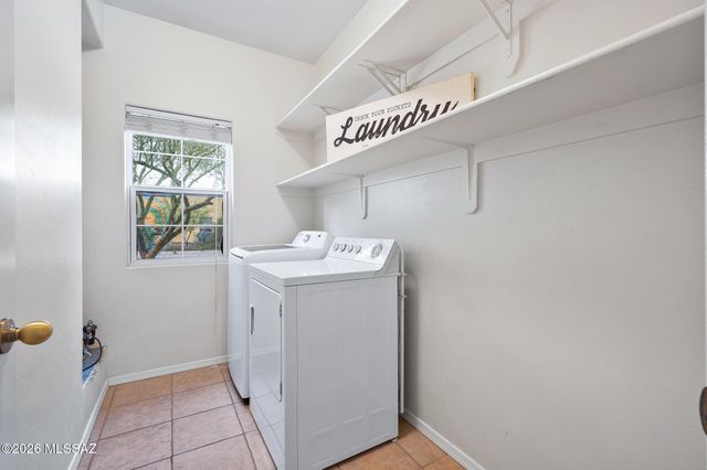 10504 E John McNair Place, Tucson, AZ 85747