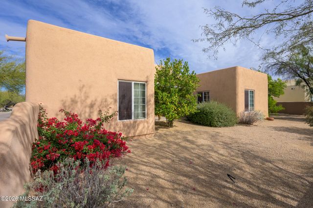 10504 E John McNair Place, Tucson, AZ 85747