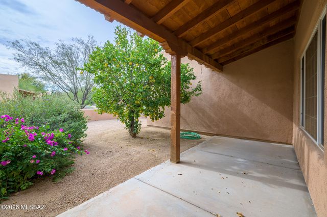 10504 E John McNair Place, Tucson, AZ 85747