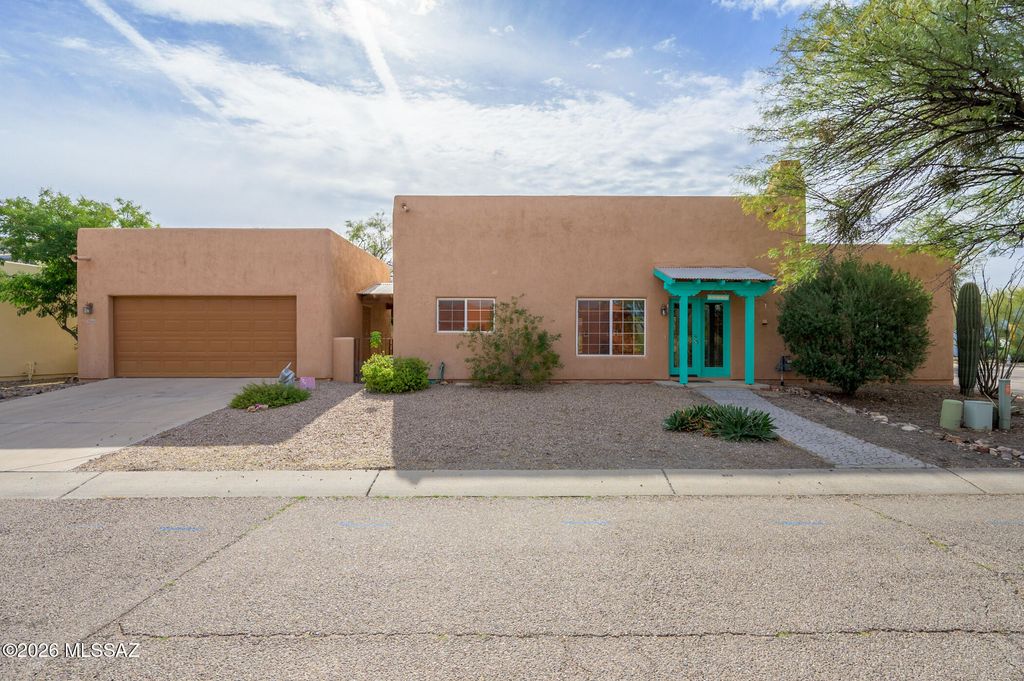 10504 E John McNair Place, Tucson, AZ 85747