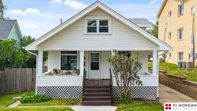 4703 Davenport Street, Omaha, NE 68132
