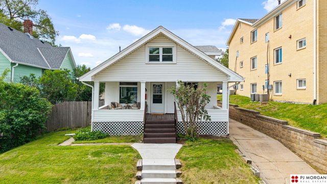 4703 Davenport Street, Omaha, NE 68132