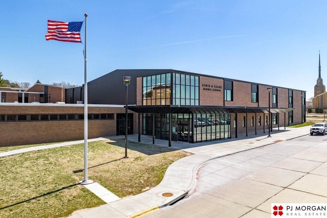 4703 Davenport Street, Omaha, NE 68132
