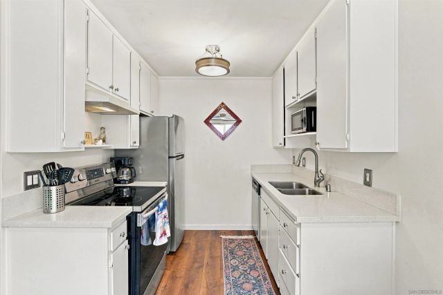 8692 Via Mallorca D, La Jolla, CA 92037