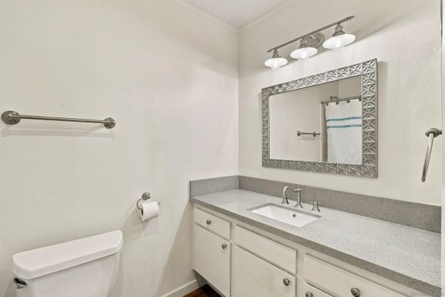 8692 Via Mallorca D, La Jolla, CA 92037