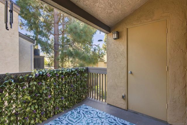 8692 Via Mallorca D, La Jolla, CA 92037