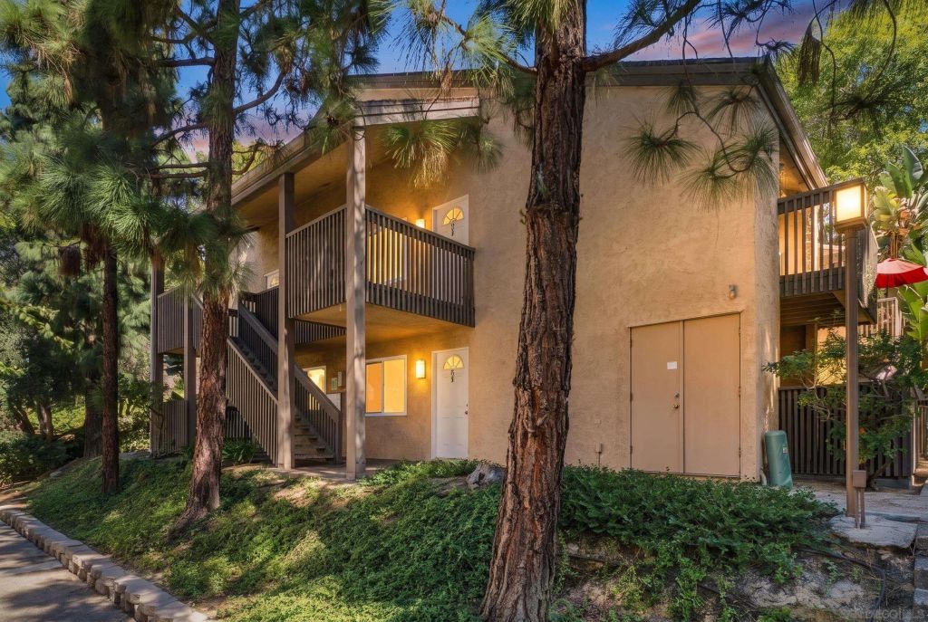 8692 Via Mallorca D, La Jolla, CA 92037