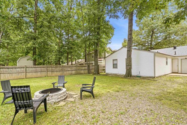 15 Oak Forest Place, Maumelle, AR 72113