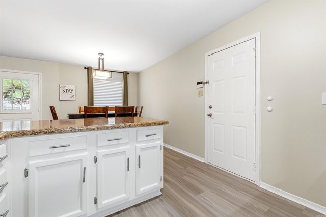15 Oak Forest Place, Maumelle, AR 72113