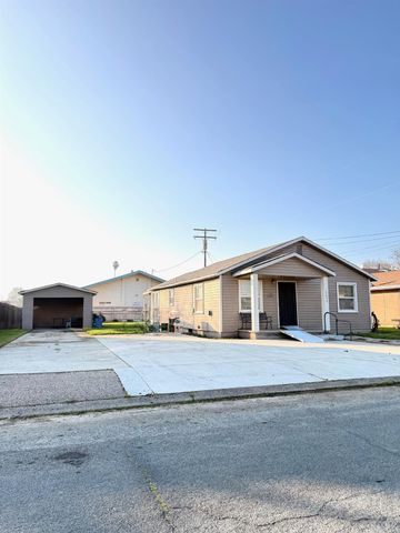 10670 Jackson Street, Armona, CA 93202