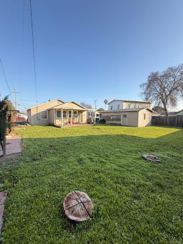 10670 Jackson Street, Armona, CA 93202