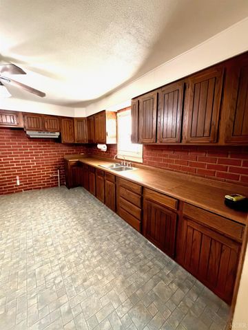 10670 Jackson Street, Armona, CA 93202