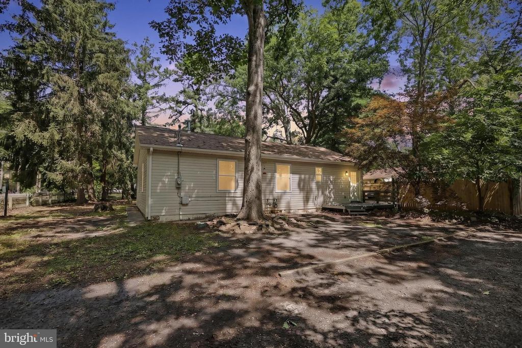 23 GENTIAN ST, Browns Mills, NJ 08015