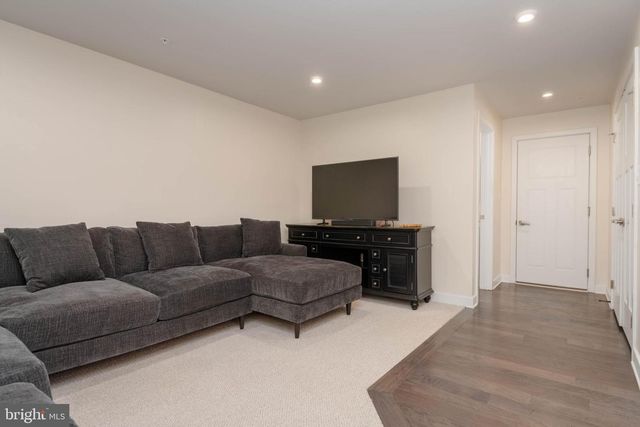 6211 ISLINGTON ST, Middle River, MD 21220